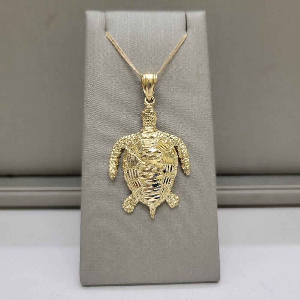 Adorable Sea Turtle "Honu" Pendant, 14kt Yellow Gold